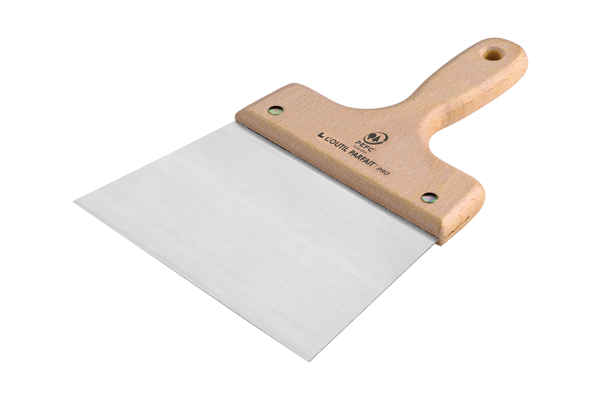 Wooden plastering knife