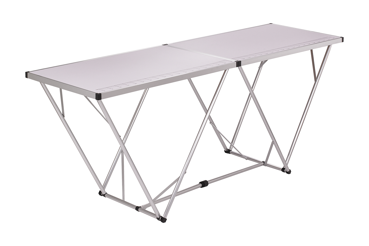 Folding wallpapering table