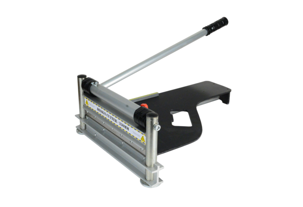 L.V.T. guillotine 330